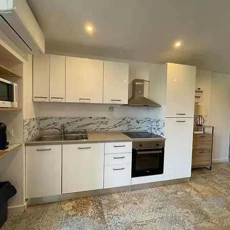 Apartamento T2 Avec Terrasse- *
